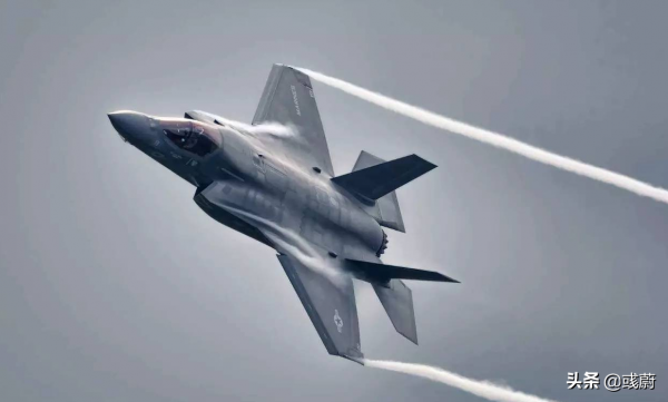 同為單發18噸推力，F35最大起飛重量31噸，蘇75只有18噸，差在哪