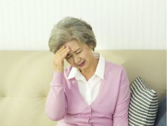 50歲後查腦CT，出現這4種問題，不需要特殊治療，別被坑了