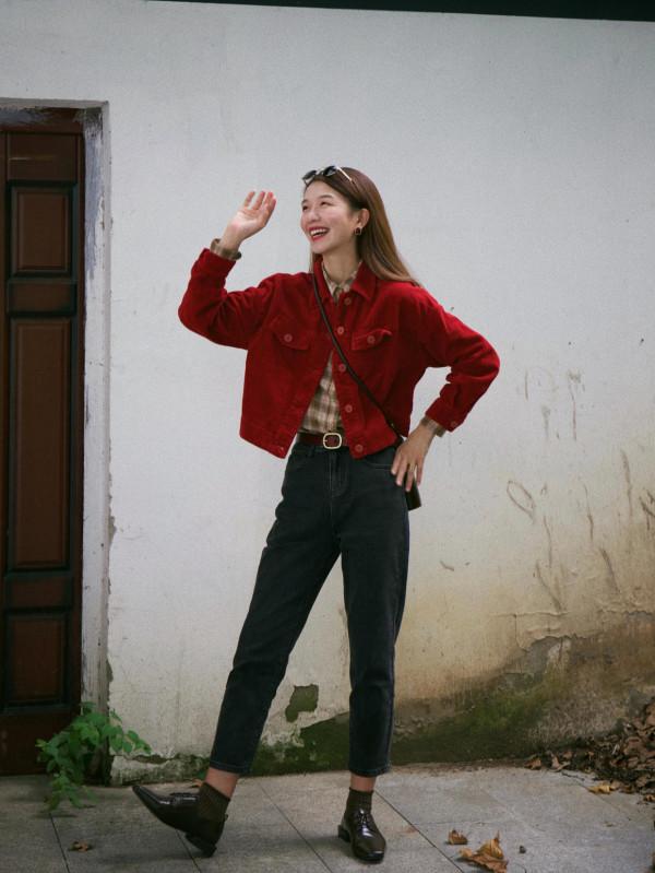 聖誕節“穿紅不穿綠”，這5款外套正受寵，輕鬆穿出時髦好氣質