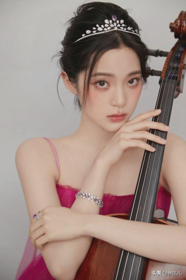 歐陽娜娜側臉顏值飆升？山根、下巴線條變精緻，成新晉&OpenCurlyDoubleQuote;側顏殺&rdquo;