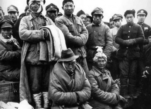 俘虜兵臨陣怯戰，羅榮桓組建二線兵團，一年組建189個團暴兵50萬