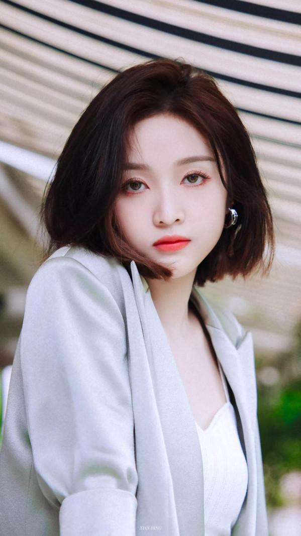 吳宣儀唯美桌布