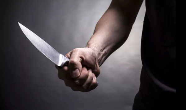 猖狂！列治文偷車賊被抓包，竟反手拔刀威脅車主，有華人被槍指著下跪