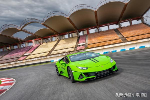 試駕|速度和聲浪讓你激情澎湃 蘭博基尼三款車型賽道體驗 試駕|速度和聲浪讓你激情澎湃 蘭博基尼三款車型賽道體驗