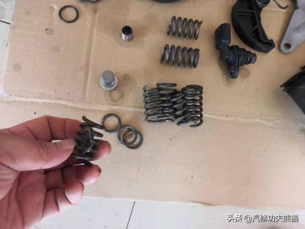 大眾高爾夫1.4T差點開報廢，燒機油、燒防凍液、缺缸大修一次解決