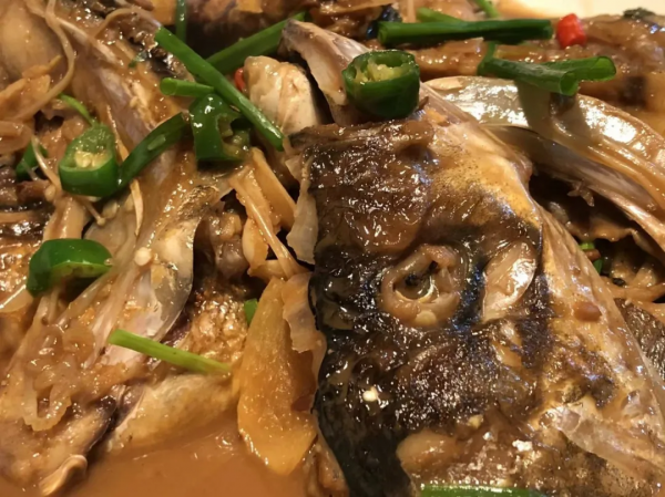潮爸11月24日午餐記錄，湖北經典菜魚頭泡飯、滑藕片