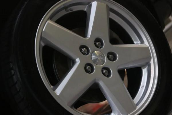 怪獸修車：翻新一輛“破爛不堪”的吉普指南者，滿血復活變新車