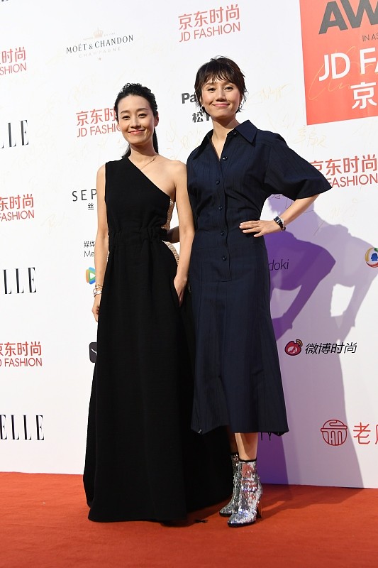 短髮袁泉配長髮馬伊琍，畫面不要太和諧，兩人優雅恬靜女人味十足