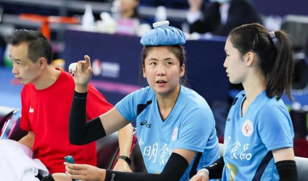 奇葩！排協更改女排最佳陣容：22歲美女新星入選，郎平愛將很穩