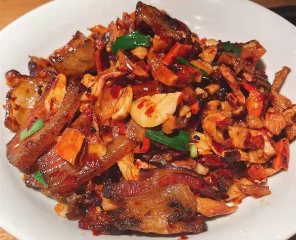 湖南請客吃飯，飯桌上少不了的10道菜，別地兒難吃到，都是好滋味