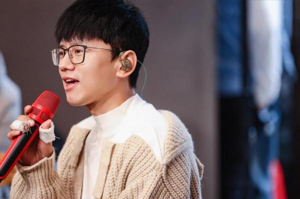 張傑的造型，究竟是土還是時尚？