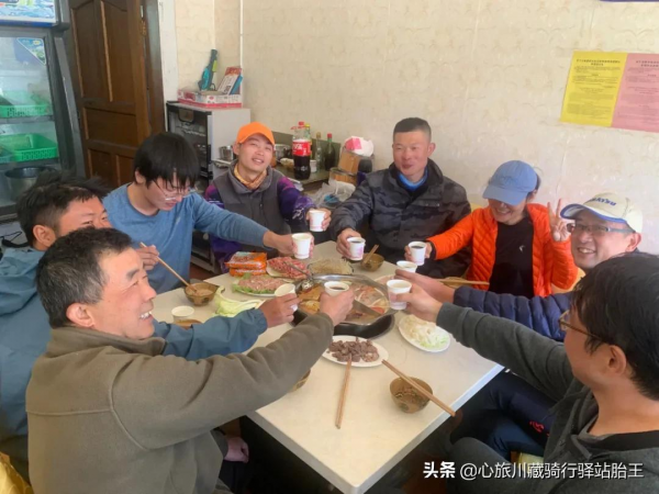 騎行川藏線也有平平無奇的風景，抵達“72拐”腳下--邦達鎮