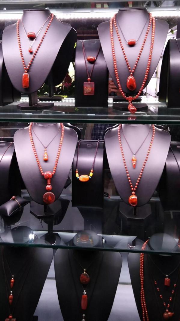 我愛南紅瑪瑙,我愛這中國紅 我愛南紅瑪瑙,我愛這中國紅