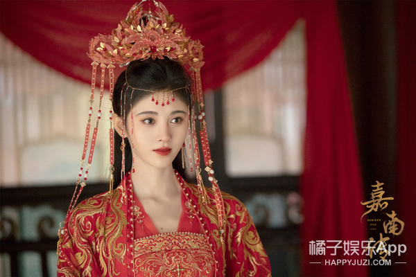 嘉南傳變成奇蹟暖暖？鞠婧禕還是萬年不變精修妝容，和劇目都不配