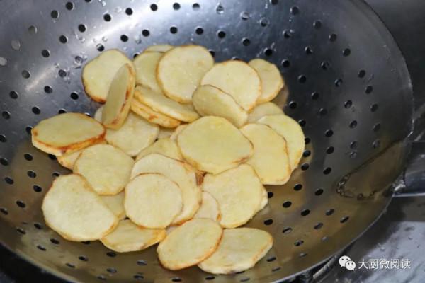油燜醬+椒麻湯+花椒油，鐵板魚麻辣鮮香，推出即成宴客大菜