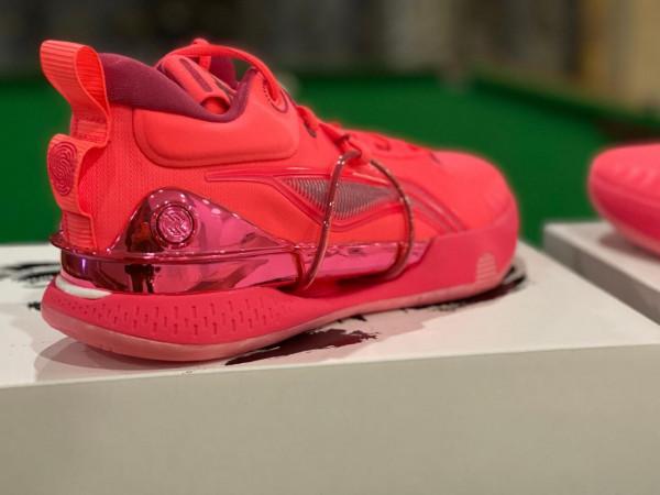 閃擊8代斷底被召回,休閒鞋被質疑抄襲,李寧又翻車了麼? 閃擊8代斷底被召回,休閒鞋被質疑抄襲,李寧又翻車了麼?