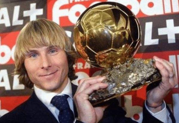 雙尾獅的輝煌：捷克足球歷史最佳陣容，兩個金球獎球星驅動中場