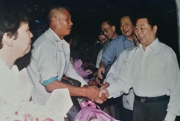 原湖南省委副書記鄭培民,臨終前最後一句話:不要闖紅燈 原湖南省委副書記鄭培民,臨終前最後一句話:不要闖紅燈