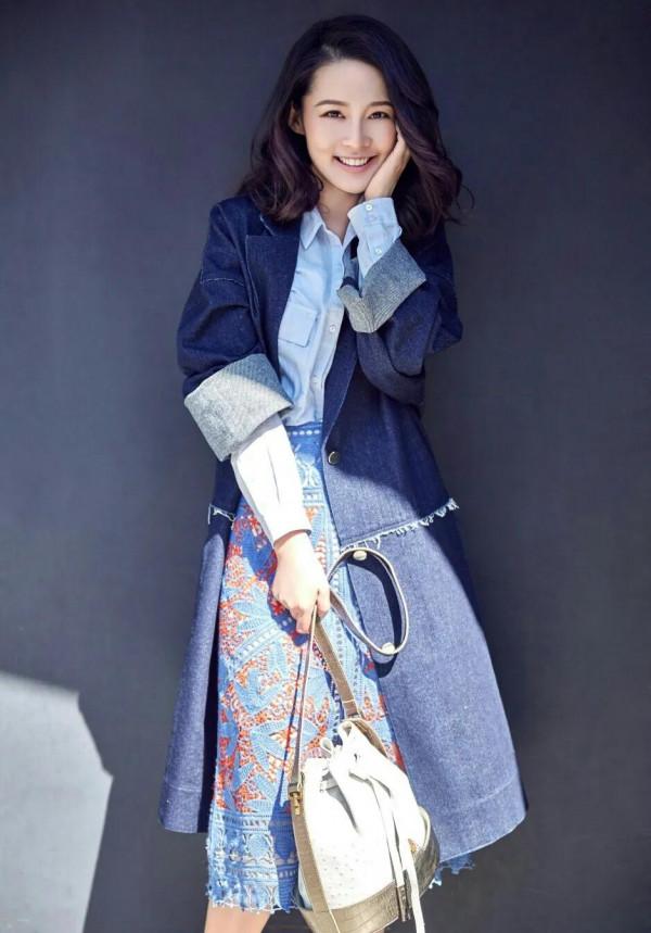 精美圖集｜李沁五官精緻，氣質優雅