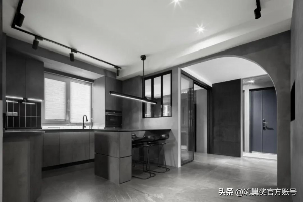 我就想把家設計成純黑色怎麼了？設計師：沒問題，安排