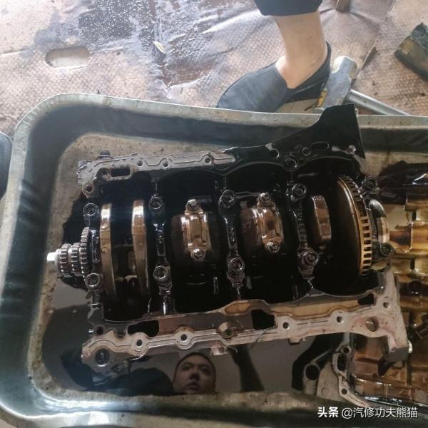 你們的奧迪燒機油是怎麼修的，我覺得這臺奧迪Q5燒機油的修法才對