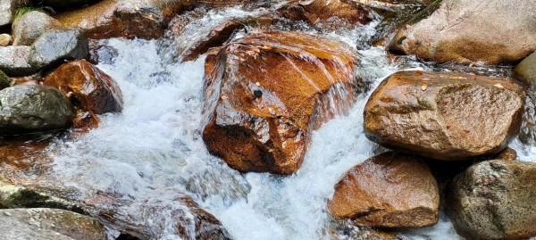 光霧山景區十八月潭瀑布群