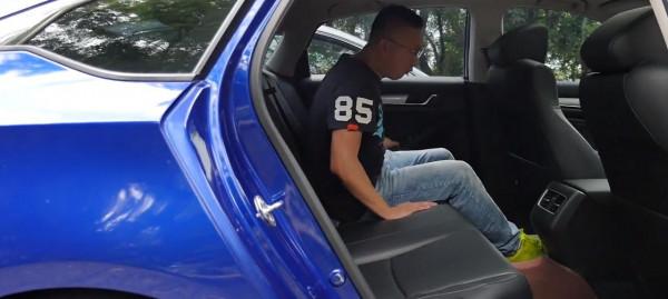 開過豐田凱美瑞，再駕駛本田雅閣，實力不相上下，你更傾向於誰?