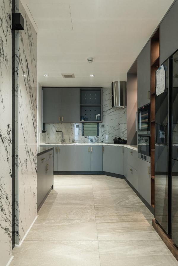 住複式，怎能少了挑空6米的客廳，效果那叫一個大氣，高生活質量