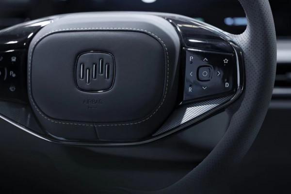 全球首創方向盤觸控換擋!威馬M7內飾曝光 全球首創方向盤觸控換擋!威馬M7內飾曝光