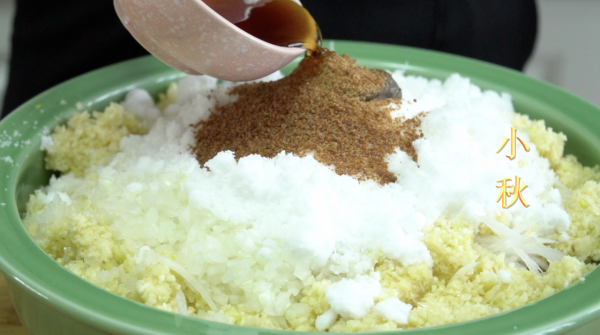 賣的辣白菜為啥好吃,原來辣醬有說道,按這個比例做,拌啥都好吃 賣的辣白菜為啥好吃,原來辣醬有說道,按這個比例做,拌啥都好吃