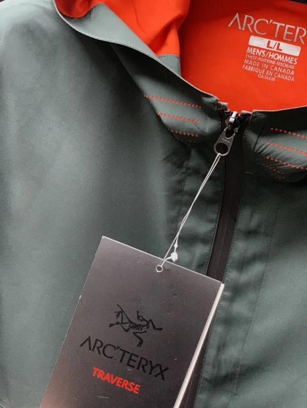 山西水災薇婭首當其衝捐款200W被點贊,晚上直播&quot;救援服&quot;突破17W件