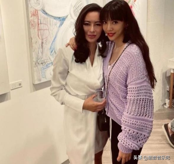 閨蜜發文力挺李靚蕾！認識超過10年揭私下面，很驕傲