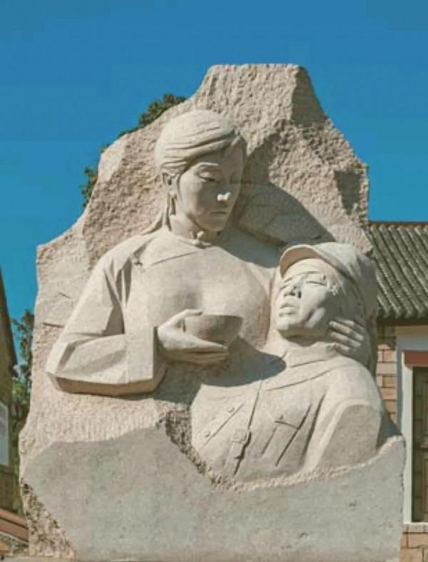 解放初，郭伍士在沂蒙尋“娘”九年，他跪著走向救命的母親祖秀蓮