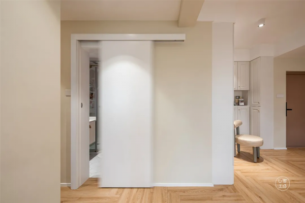 獨居女生的家長啥樣？餐廳變玄關，小清新混搭風也太美了