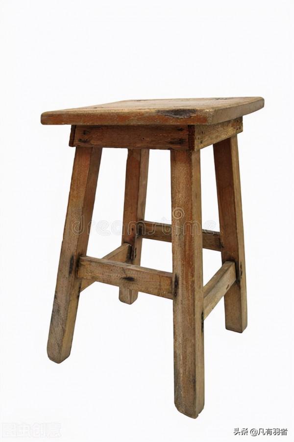 趁老伴外出摘辣椒的空檔，他用一條麻繩結束了自己的生命