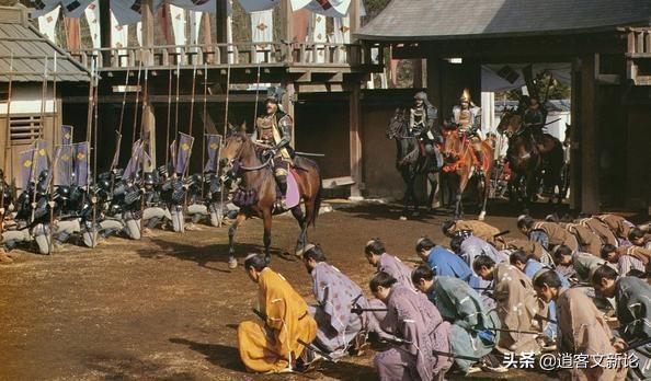 日本國歌翻譯成中文僅28字,巧合的是,與秦始皇的話如出一轍 日本國歌翻譯成中文僅28字,巧合的是,與秦始皇的話如出一轍