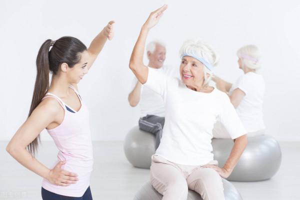 辦公室拉伸運動，小空間也能輕鬆完成