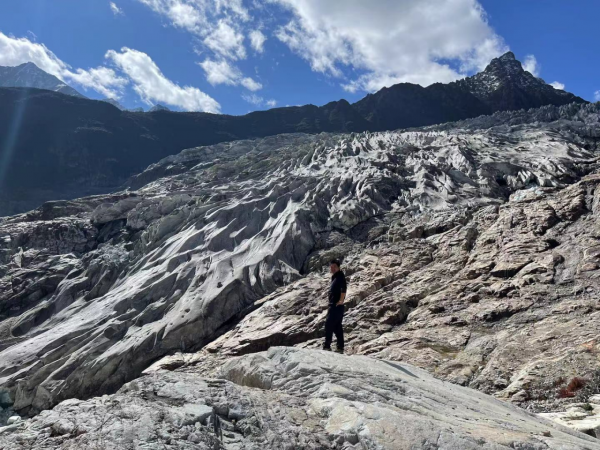 西藏尼屋依嘎冰川旅行記