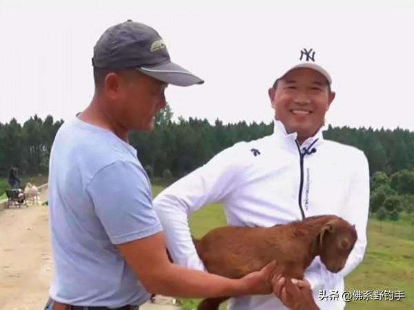 同樣用玉米釣魚，鄧剛打頻率就把老闆盤了，為啥我們卻越打越沒口