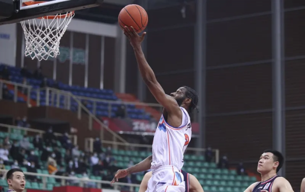 祝其前程似錦！前新疆外援伊恩-克拉克加盟NBL聯賽悉尼國王