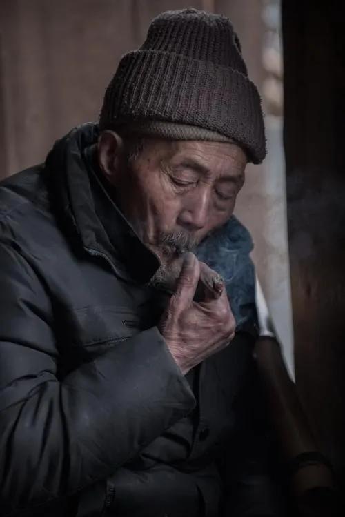 父親和家裡的狗 父親和家裡的狗