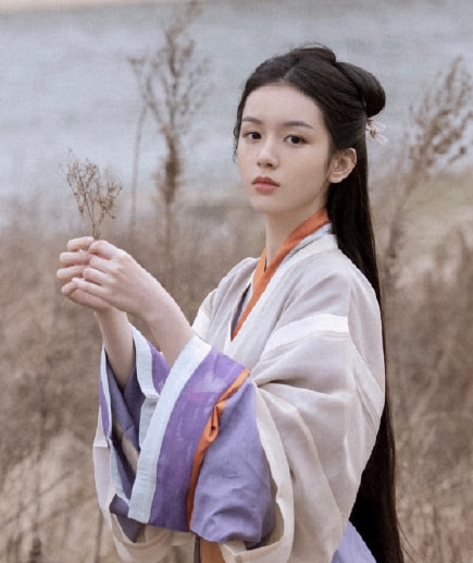 小花們真大膽！演技平平卻妄想拿影后，五官亂飛也敢當導師？