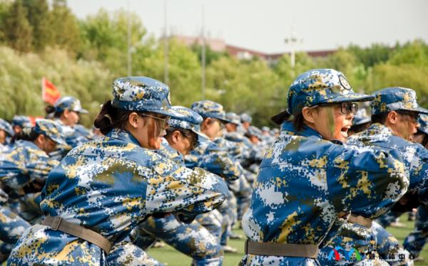 山東科技大學軍訓大片震撼出擊!超燃草地音樂節等你贊 山東科技大學軍訓大片震撼出擊!超燃草地音樂節等你贊