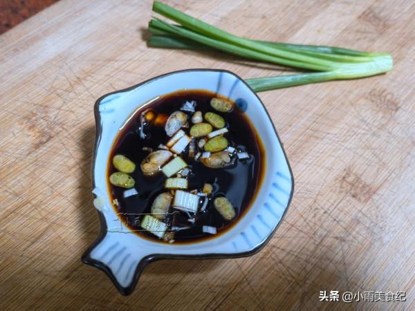 小時候在農村，一殺豬就等著吃這一口，什麼調料都不加，原汁原味