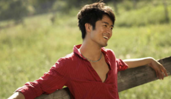 2011年，尚於博因抑鬱症跳樓自殺，1年後，其母親的舉動令人動容