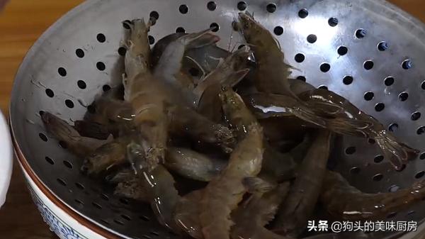 煮大蝦時，切記不要用水煮，教你一招，鮮嫩又入味，鮮美不發腥