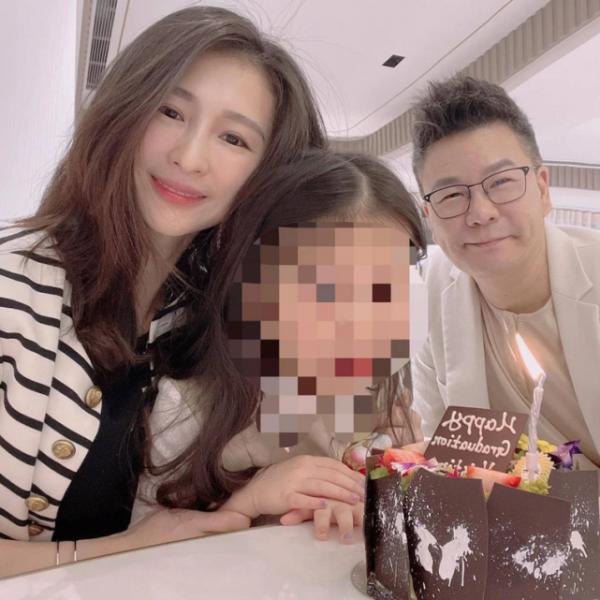 “荒謬大師”沈玉琳自曝老夫少妻相處細節：老婆每天都吹口哨出門