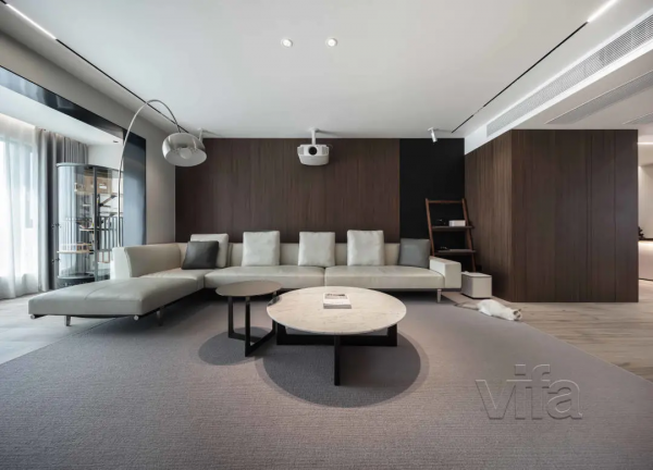 196㎡複式住宅，極簡勾勒靜奢空間