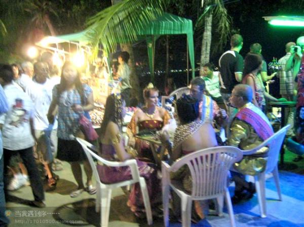 暹羅國,絢藍中的濃綠 暹羅國,絢藍中的濃綠