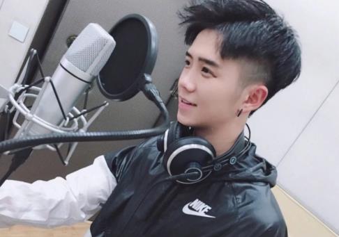 23歲網紅郭聰明因病退圈！病情惡化全身顫抖，剛與薛之謙合作